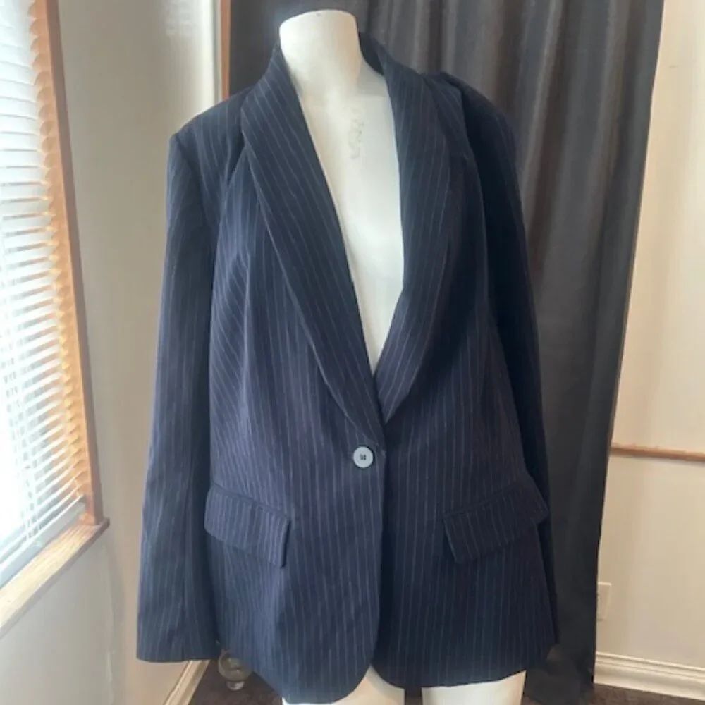 Lane Bryant Navy Blue/White pinstripe 1 button blazer, size 20
